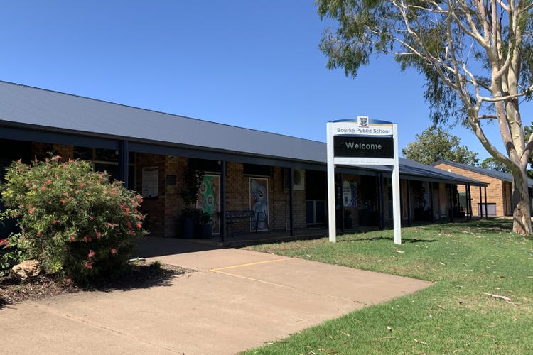 photo of the front of Bourke Public School